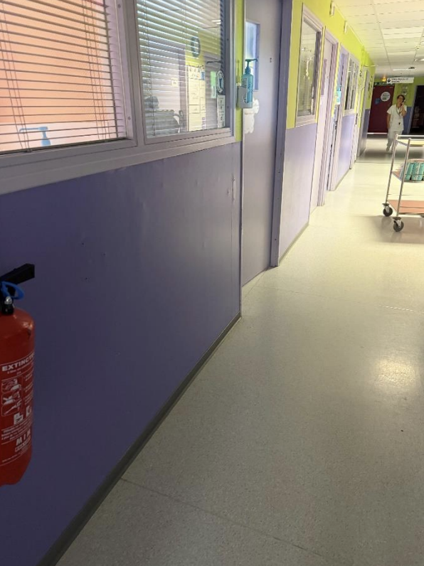 couloir d'hopital calme