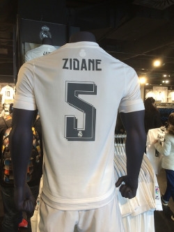 tee-shirt-zidane-magasin