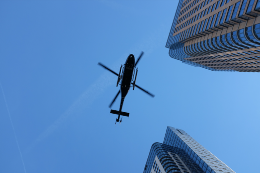 hélicoptère en ville